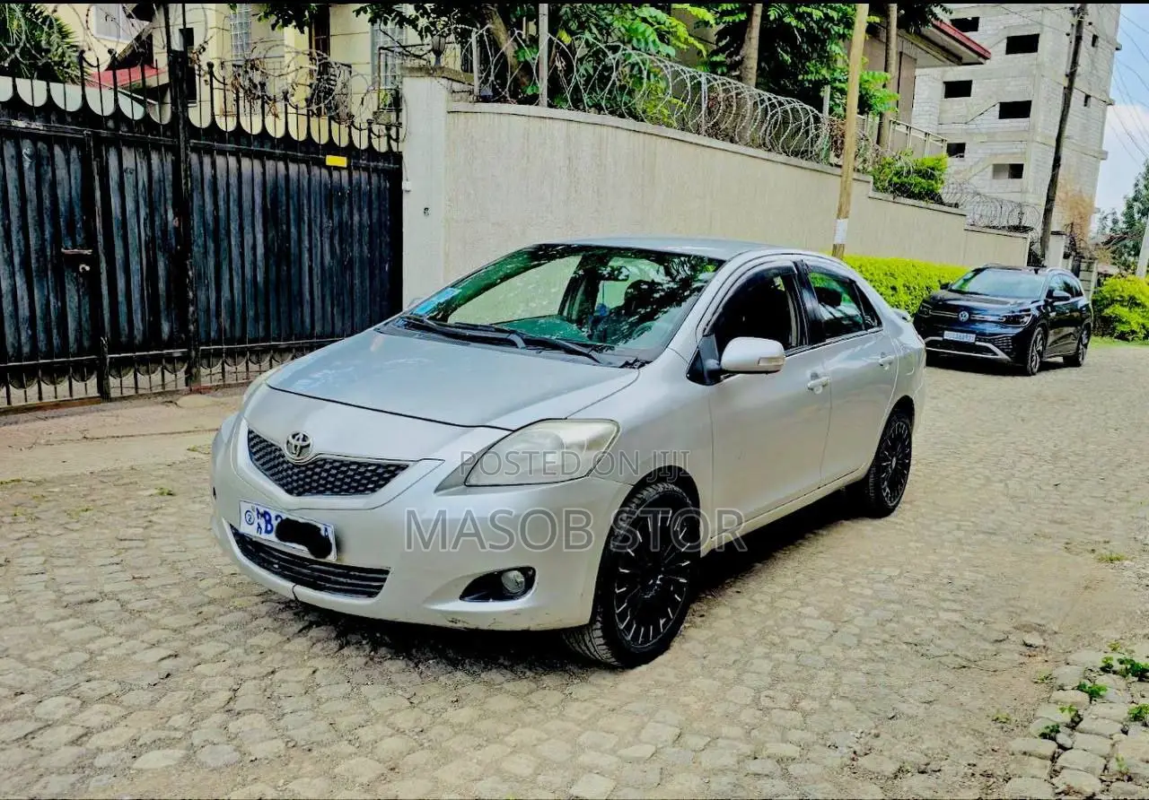Toyota Yaris 2010 Blue