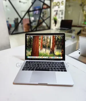 New Laptop Apple MacBook Pro 2018 8GB Intel Core I5 SSD 256GB