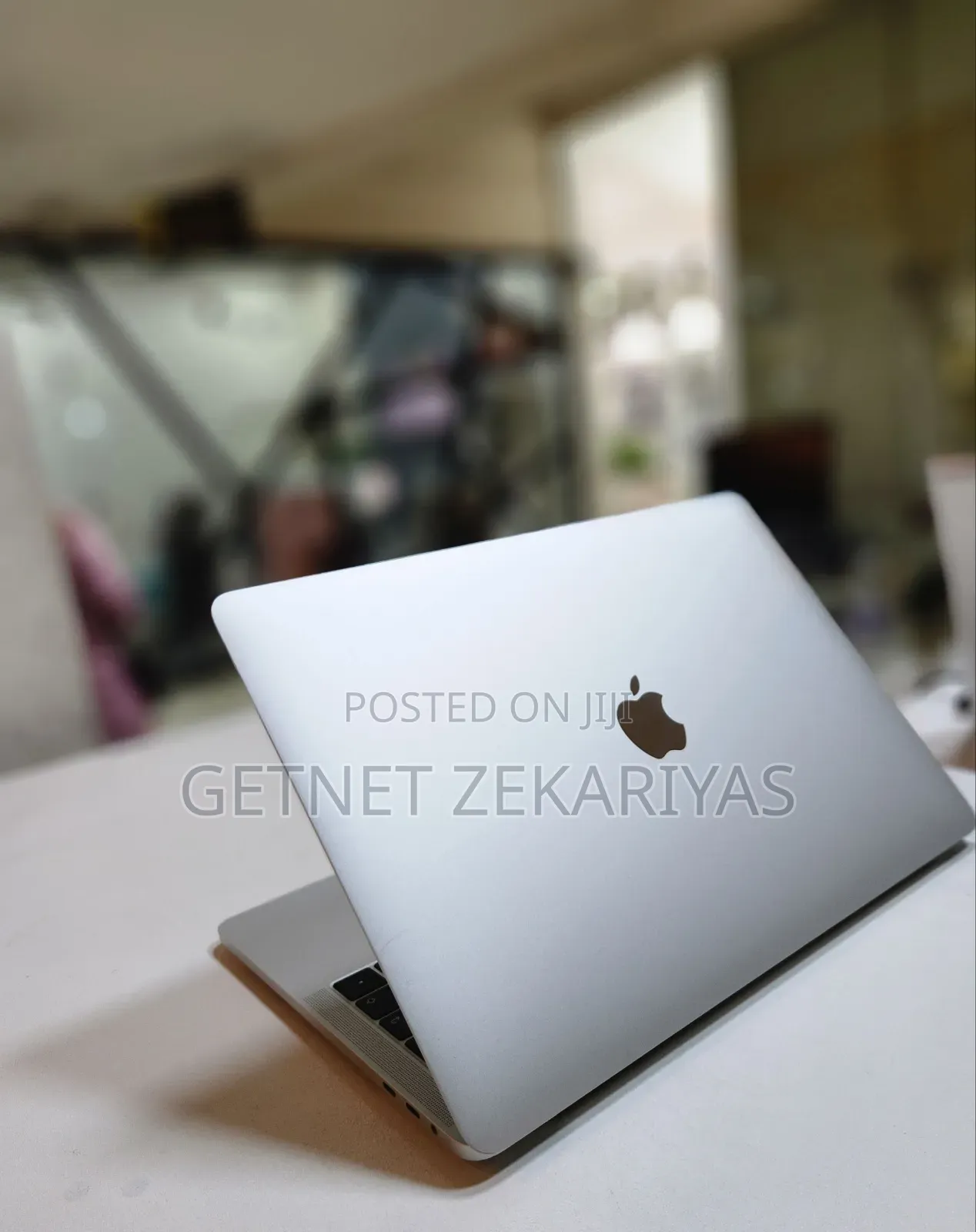 New Laptop Apple MacBook Pro 2018 8GB Intel Core I5 SSD 256GB