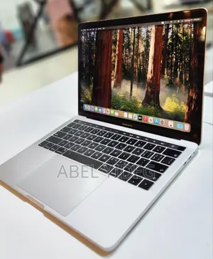New Laptop Apple MacBook Pro 2018 8GB Intel Core I5 SSD 256GB