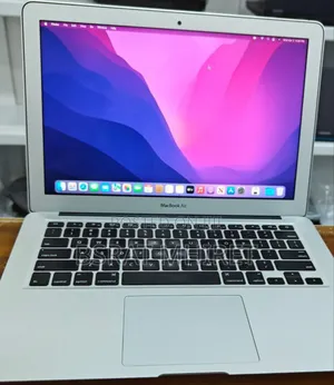 New Laptop Apple MacBook Pro 2017 8GB Intel Core I5 SSD 128GB