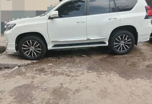 Toyota Land Cruiser Prado 2012 White