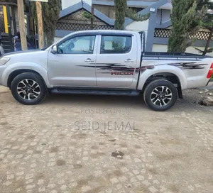 Toyota Hilux 2014 Silver