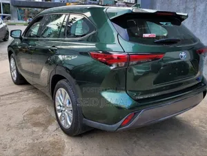 Toyota Highlander Hybrid 2023 Green