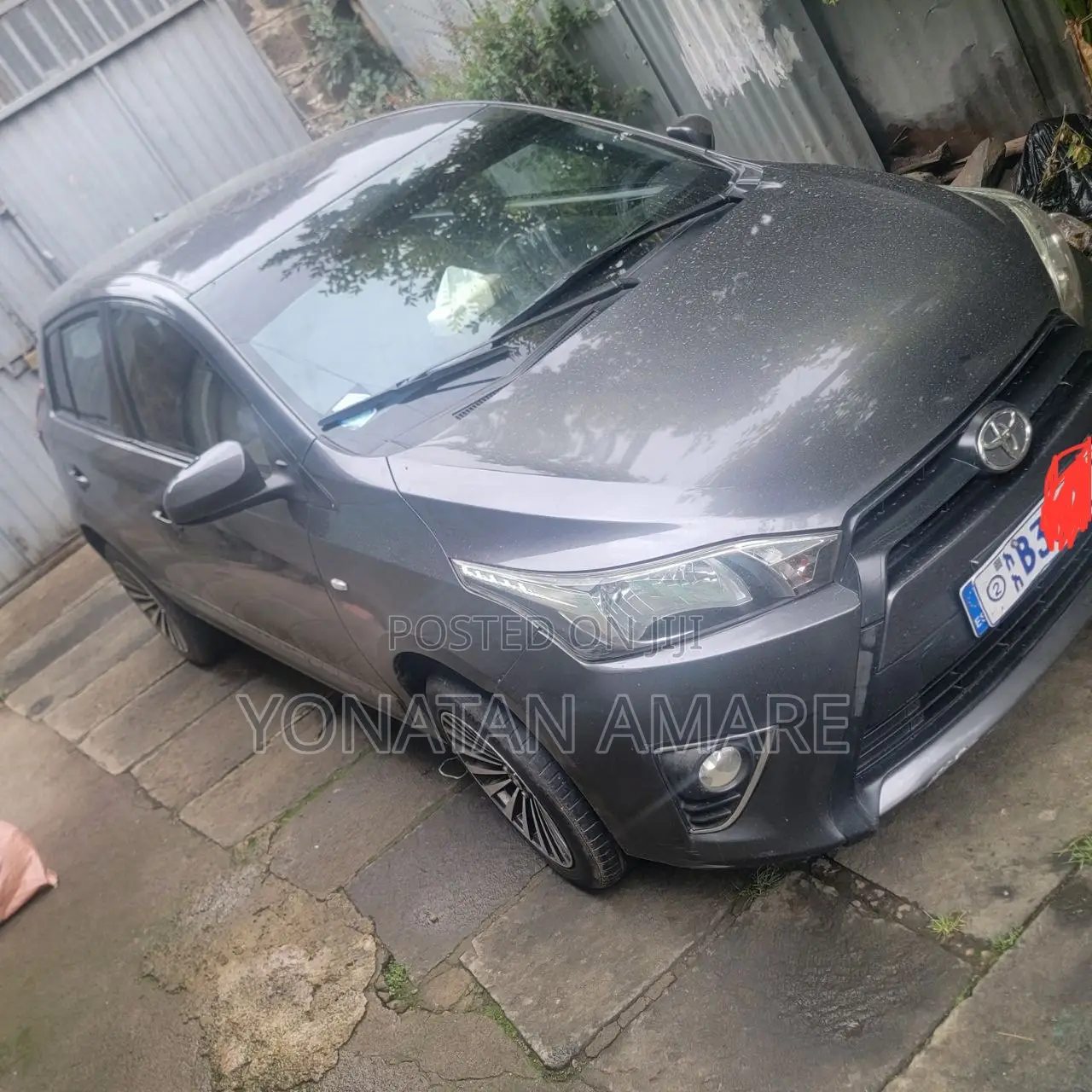 Toyota Yaris SE Hatchback 5dr 2015 Gray