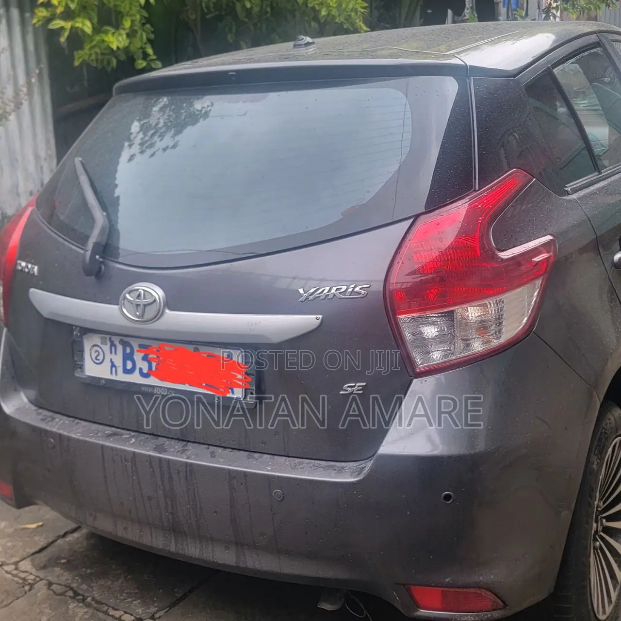 Toyota Yaris SE Hatchback 5dr 2015 Gray