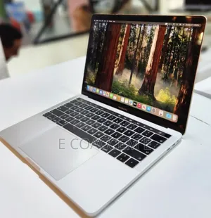 New Laptop Apple MacBook 8GB Intel Core I5 SSD 256GB