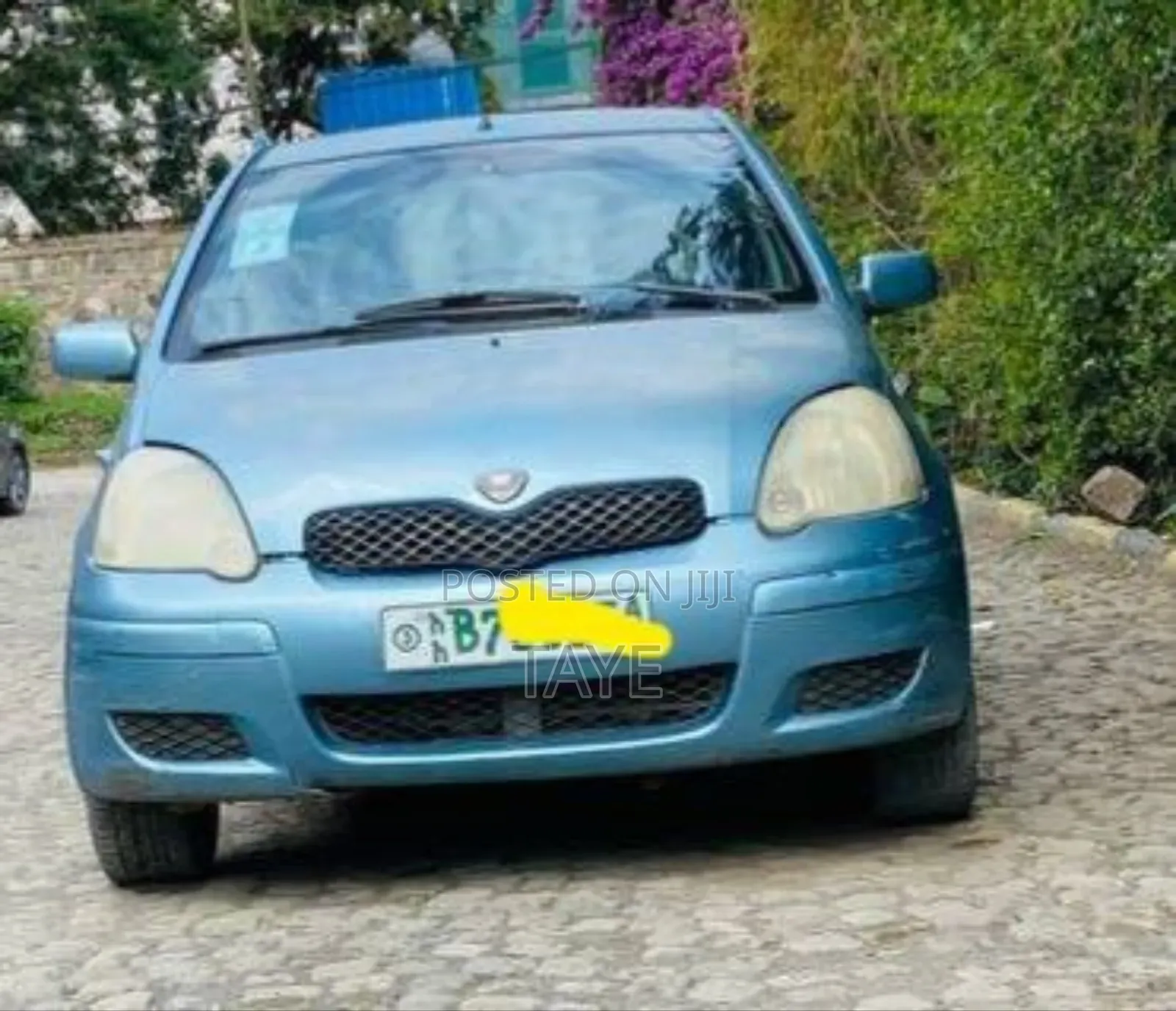 Toyota Vitz 2002 Blue