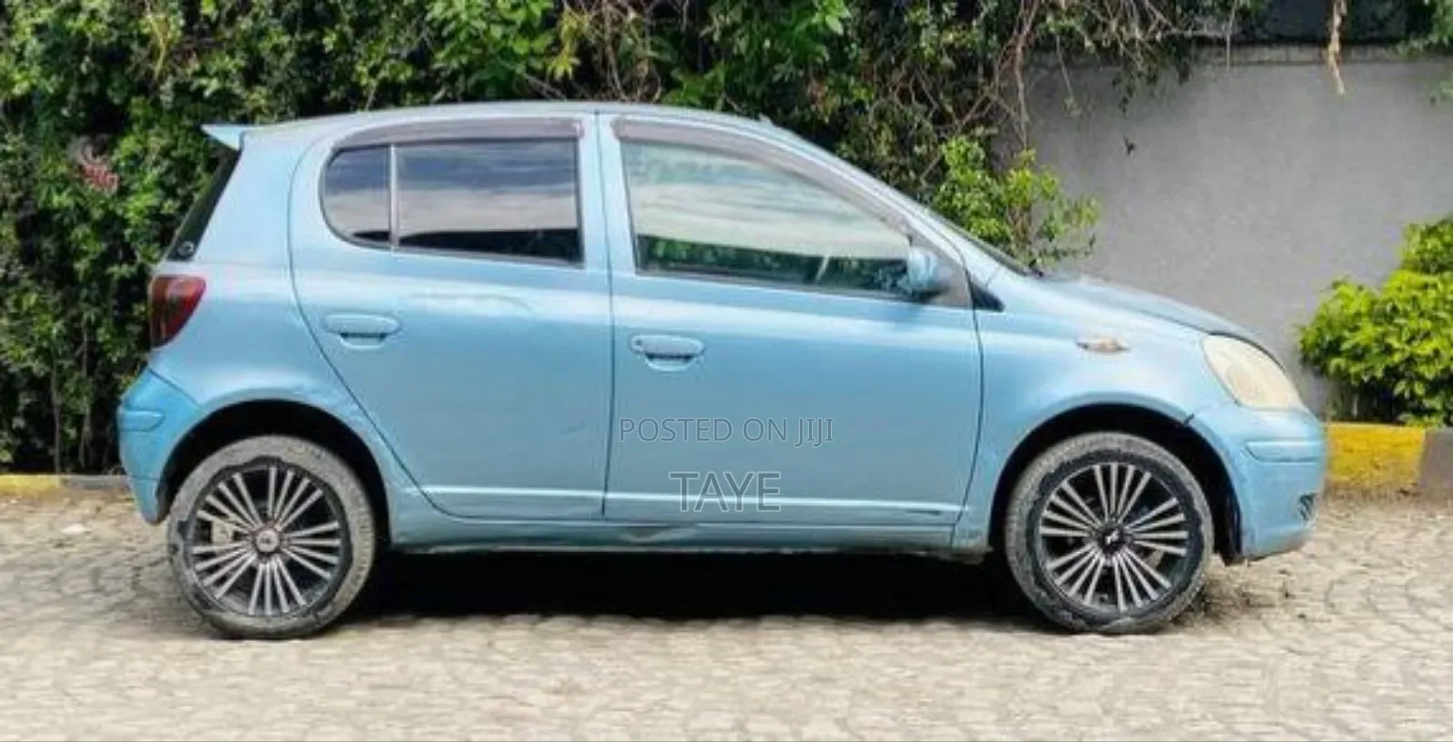 Toyota Vitz 2002 Blue