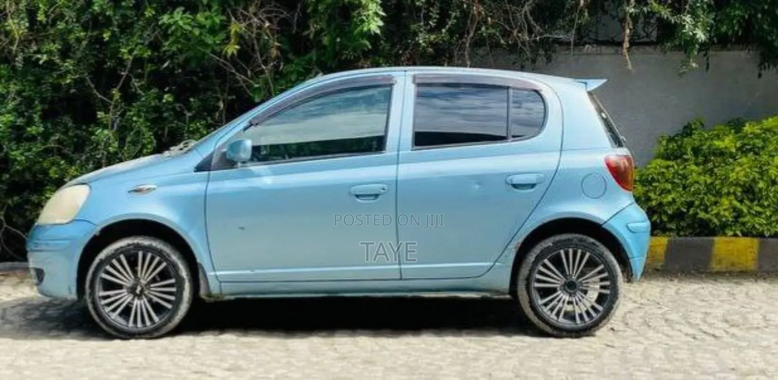 Toyota Vitz 2002 Blue