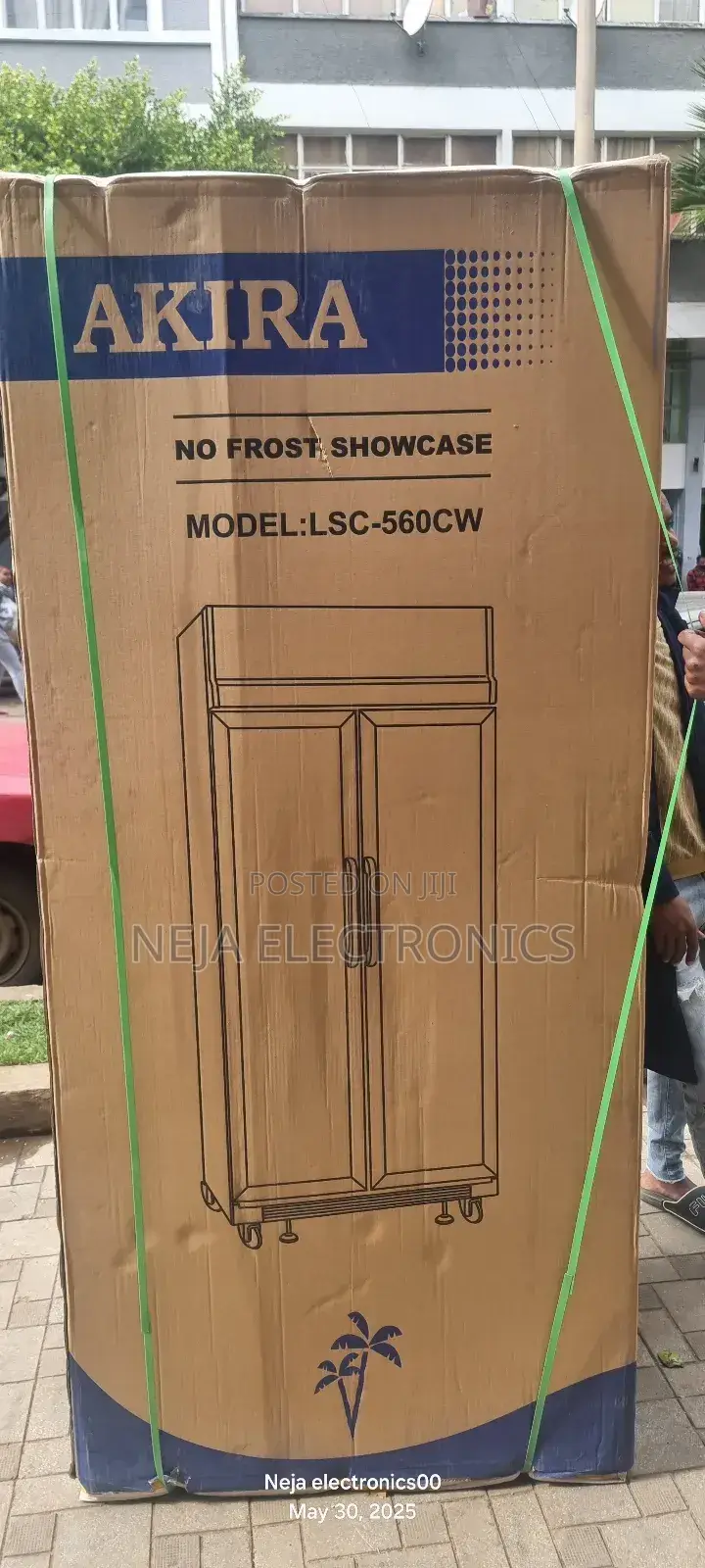 Akira Display Showcase 560l Deliver