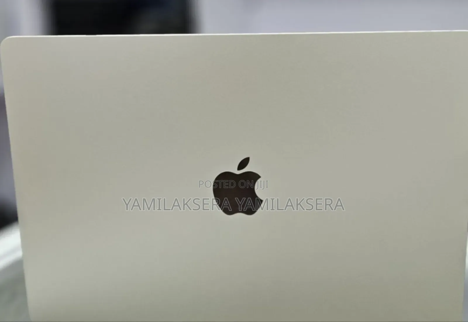 New Laptop Apple MacBook Air 2020 M1 8GB Apple M3 SSD 256GB