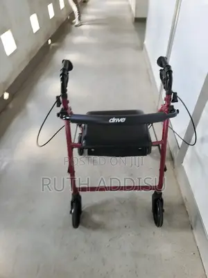 Photo - Medical Walker半夜four Wheel Walker當時made in Usa Walker