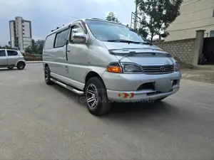 Toyota HiAce 2005 Silver