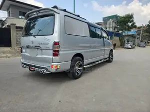 Toyota HiAce 2005 Silver