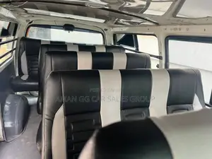 Toyota HiAce 2006 White