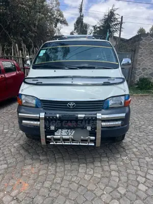 Toyota HiAce 2006 White