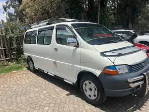 Toyota HiAce 2006 White