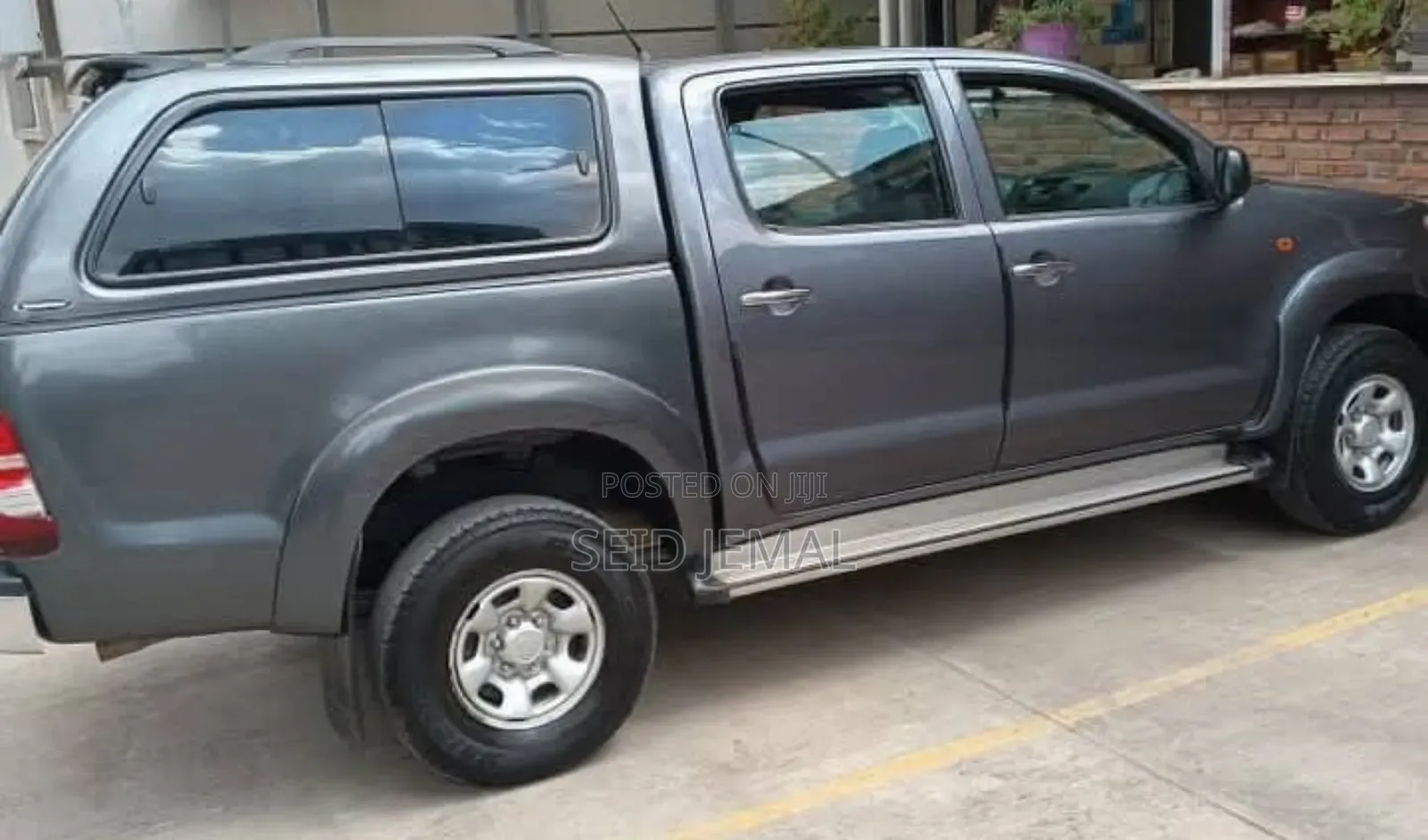 Toyota Hilux 2012 Gray