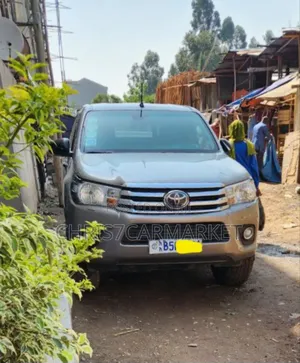 Photo - Toyota Hilux Revo Single Cab Deisel 2.4 RWD 2019 Gold