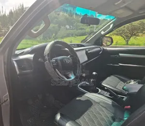 Toyota Hilux 2019 Gray