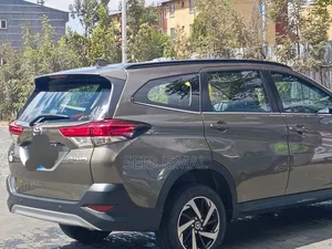 Toyota Rush 2023 Gray