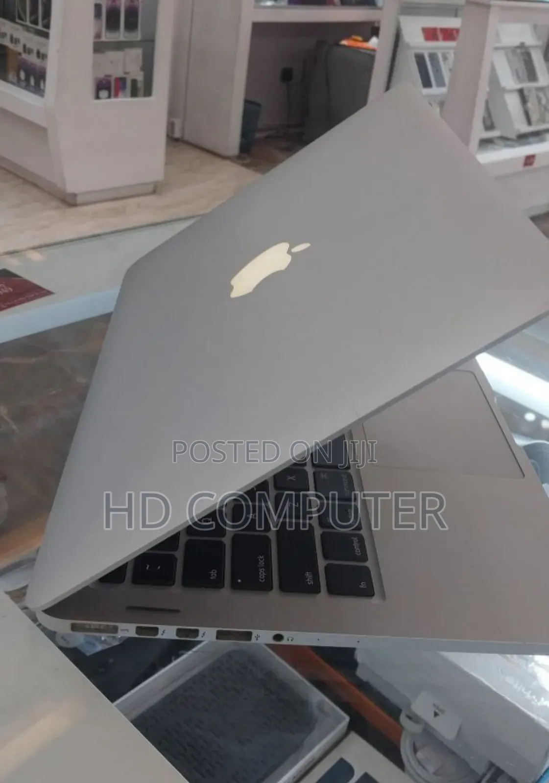 New Laptop Apple MacBook Pro 2015 16GB Intel Core I5 SSD 512GB