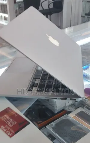 New Laptop Apple MacBook Pro 2015 16GB Intel Core I5 SSD 512GB