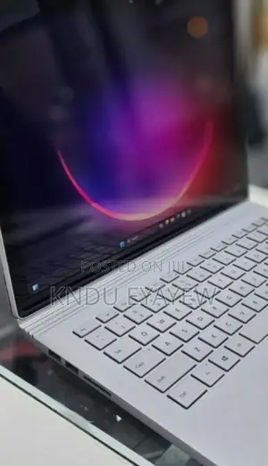 New Laptop Microsoft Surface Book 3 16GB Intel Core I7 SSD 256GB