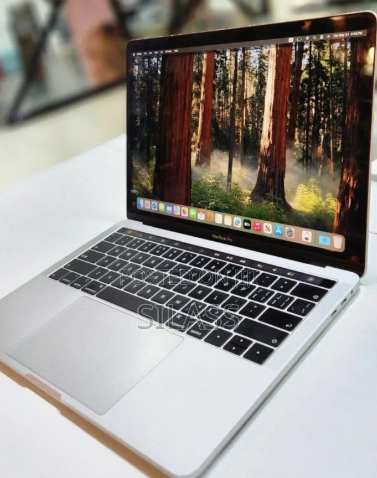 New Laptop Apple MacBook Pro 2018 8GB Intel Core I5 SSD 256GB