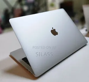 New Laptop Apple MacBook Pro 2018 8GB Intel Core I5 SSD 256GB