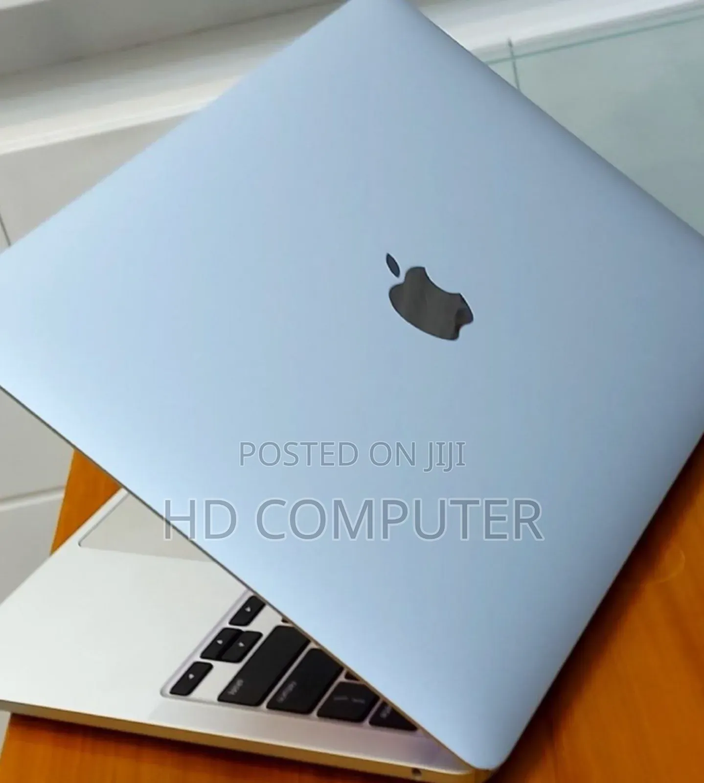New Laptop Apple MacBook Pro 2020 M1 8GB Apple M1 Pro SSD 512GB