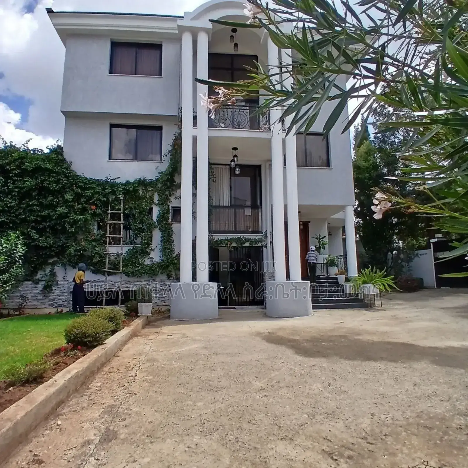 Furnished 8bdrm House in ስምኤስ በርታ Real State, Yeka for sale