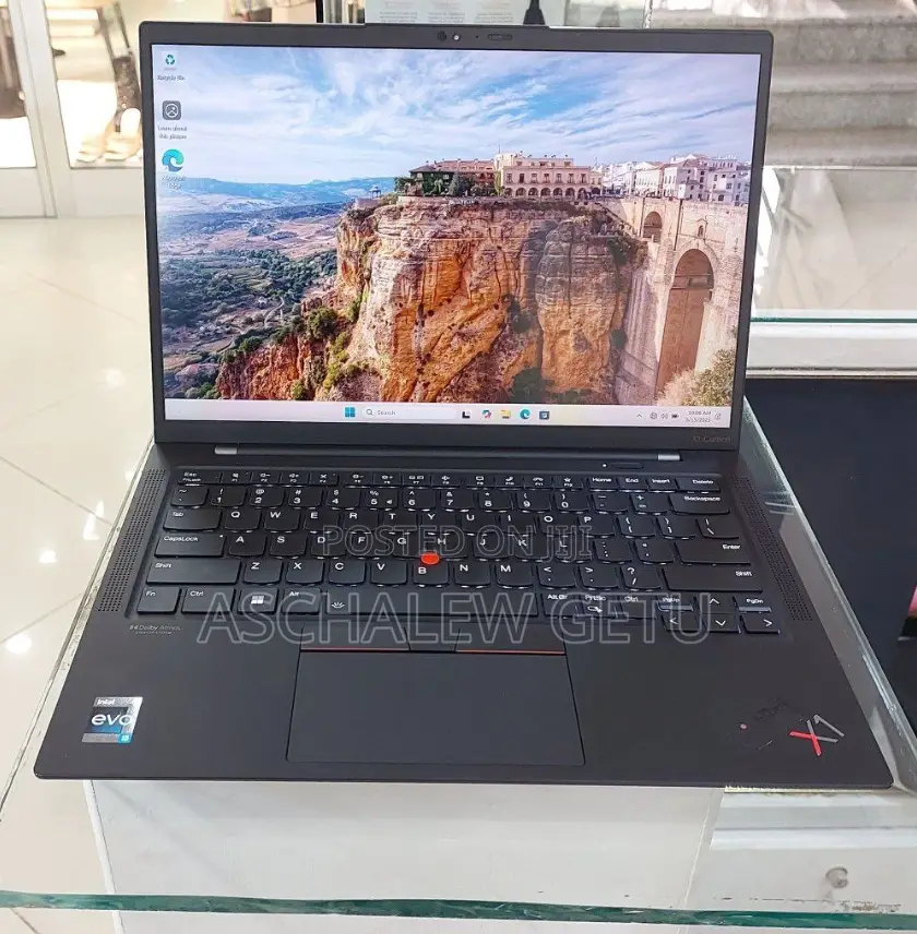 New Laptop Lenovo ThinkPad X1 8GB Intel Core I5 SSD 512GB