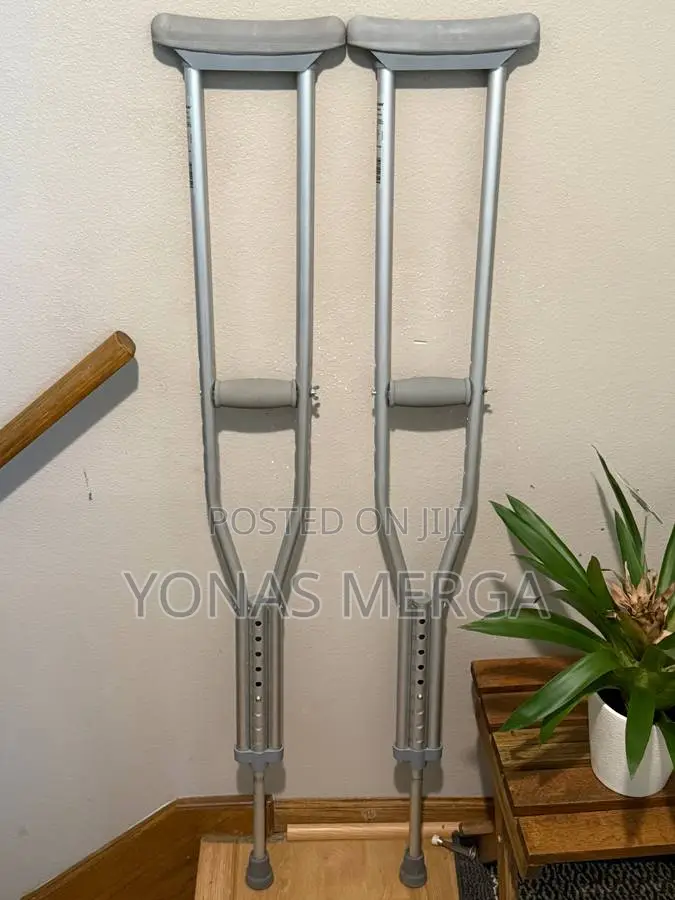 Cranch٥٥ 2 Crutches Included, Universal Crutches for Walking