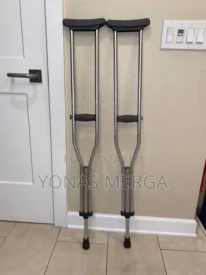 Crutches// Foldable Underarm Crutchesغ*Full Length Cruches.