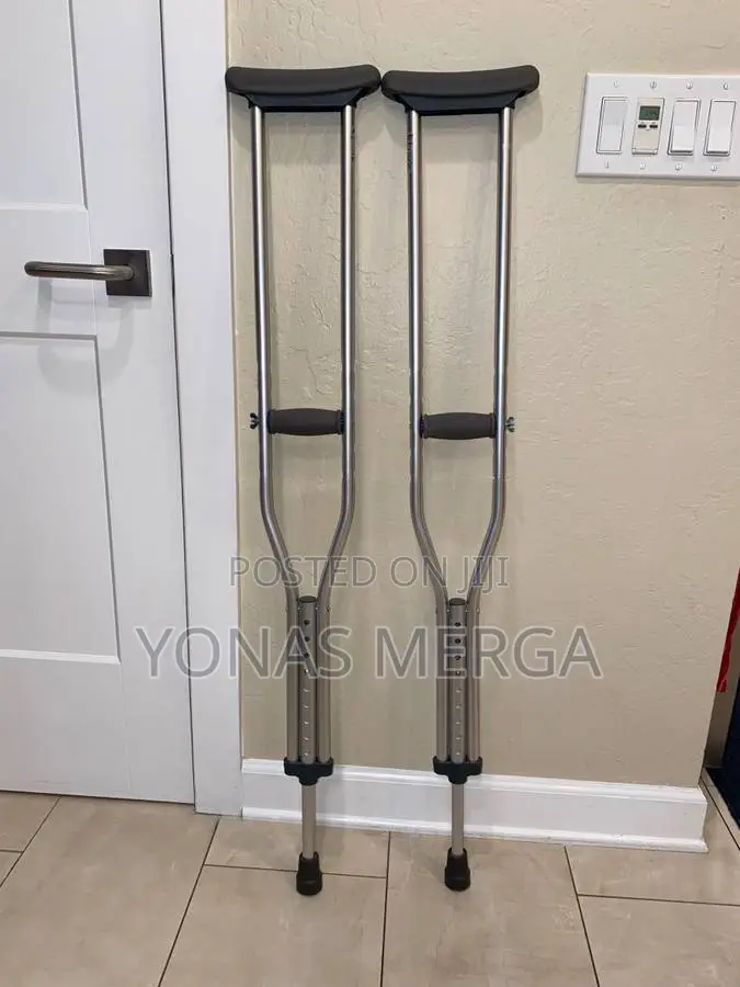 Crutches// Foldable Underarm Crutchesغ*Full Length Cruches.