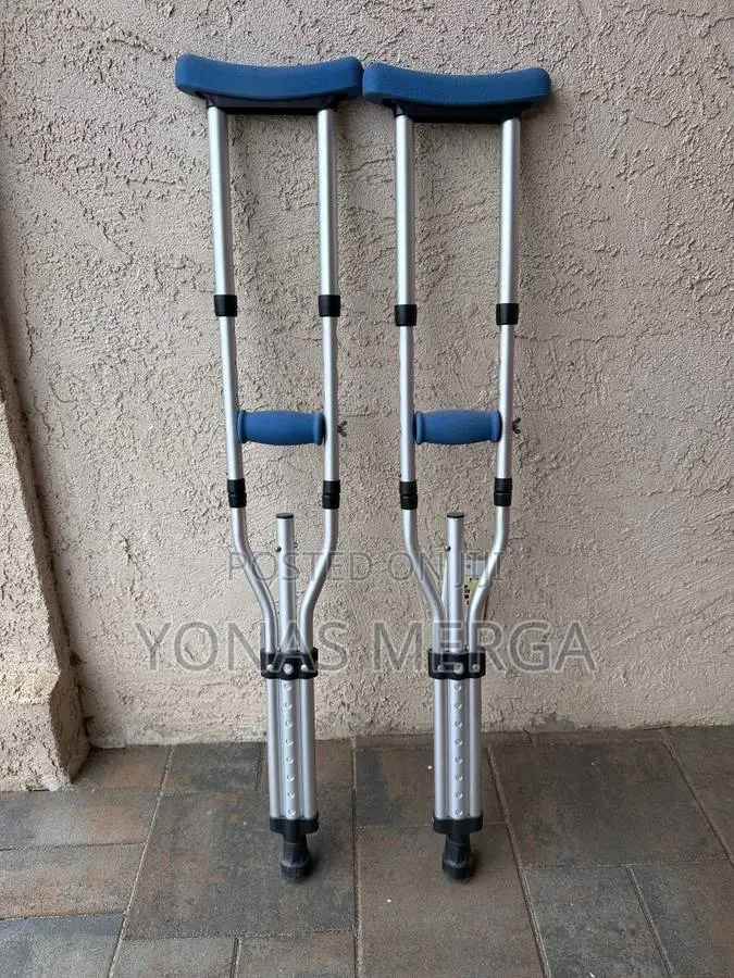 Kranchاإcrutches -Lightweight Crutches for Adults 4'11" to 6
