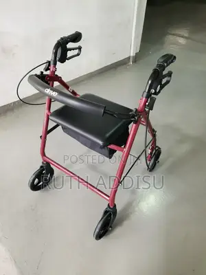 Photo - Usa Walker當時walker森嚴walker榮譽walker受傷walker貿與walker骨折walker