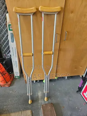 Photo - Crutches尉٣aluminum (2) Crutches Adult 1 Pair Mdsv80535