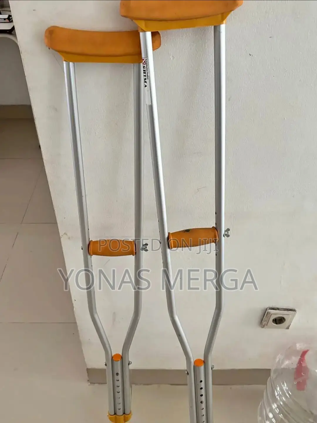 Adjustable Under-Arm Crutches١頂crutches0₩Crutches