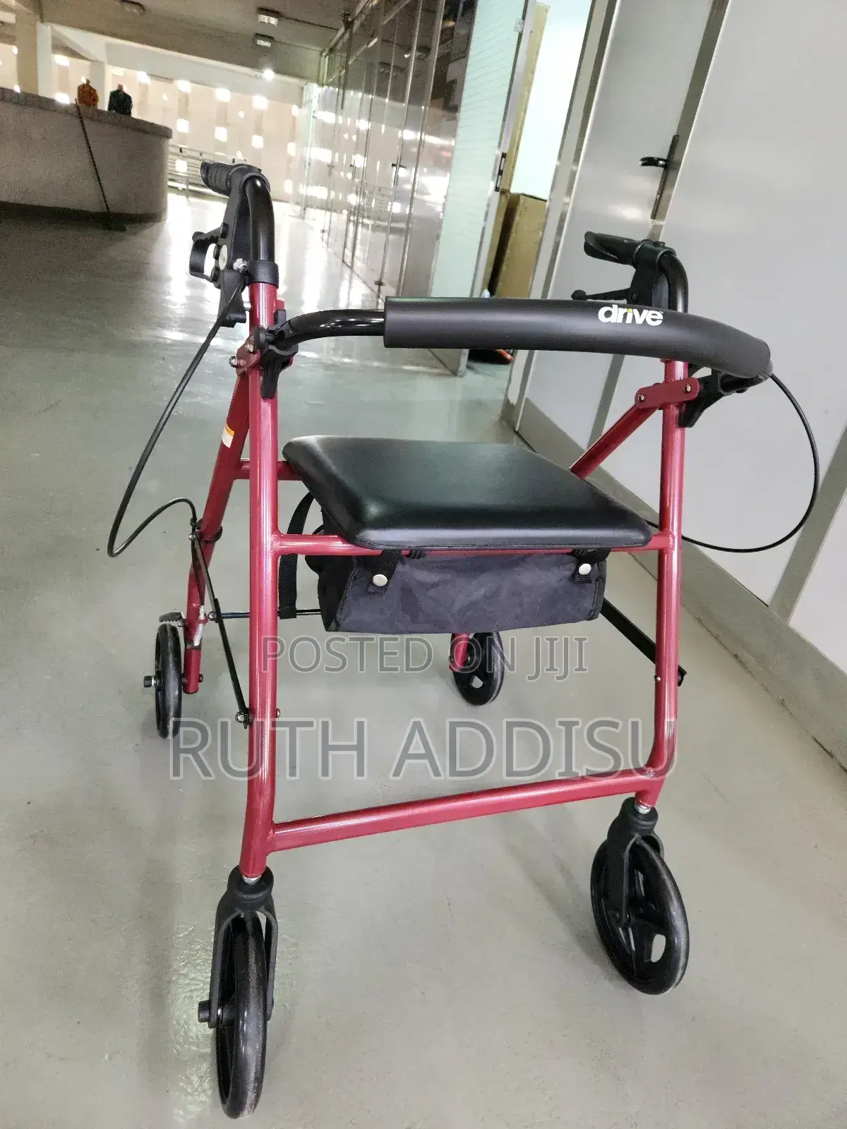 Walker棟國walker片中walker燊三walker骨頭walker受訪walker不同with Seat