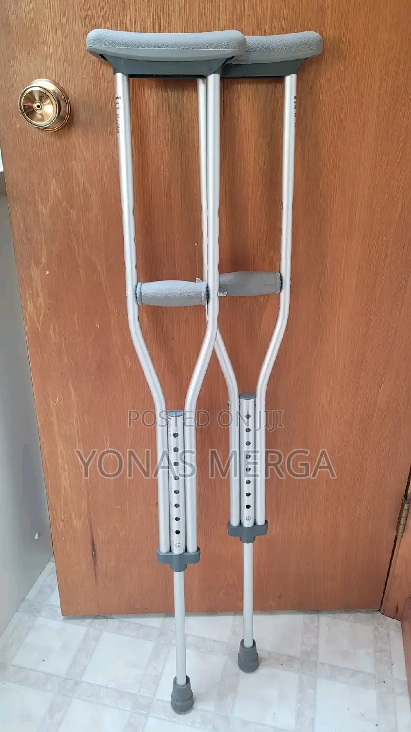 (2) Crutches㱔ß1pc Kranch٦ðcrutches - Soft Padded Handles