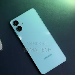 Photo - New Samsung Galaxy A06 64 GB Black