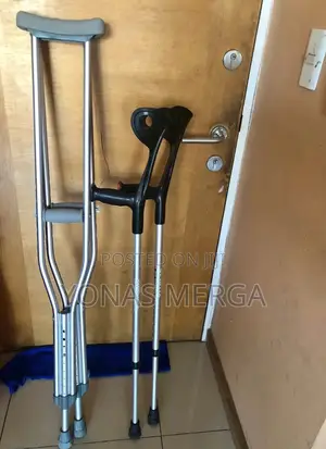 Photo - 1pcs Lightweight Arm Crutch Present义ضcrutches||Crutches