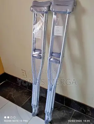 Photo - Crutches ٥ةstainless Steel Adult Walking Crutches品crutches