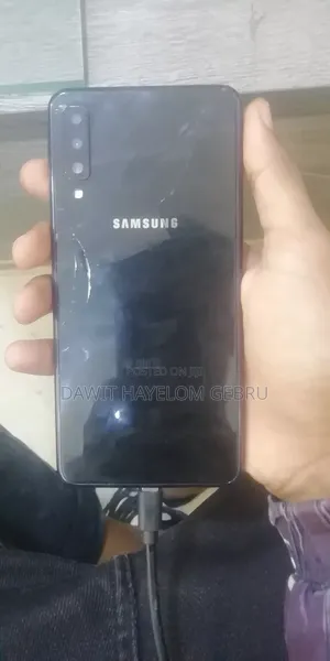 Photo - Samsung Galaxy A7 64 GB Black