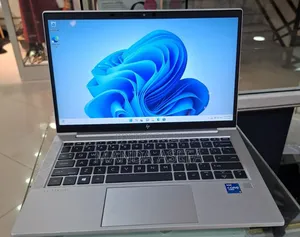 New Laptop HP EliteBook 830 G8 8GB Intel Core I5 SSD 512GB