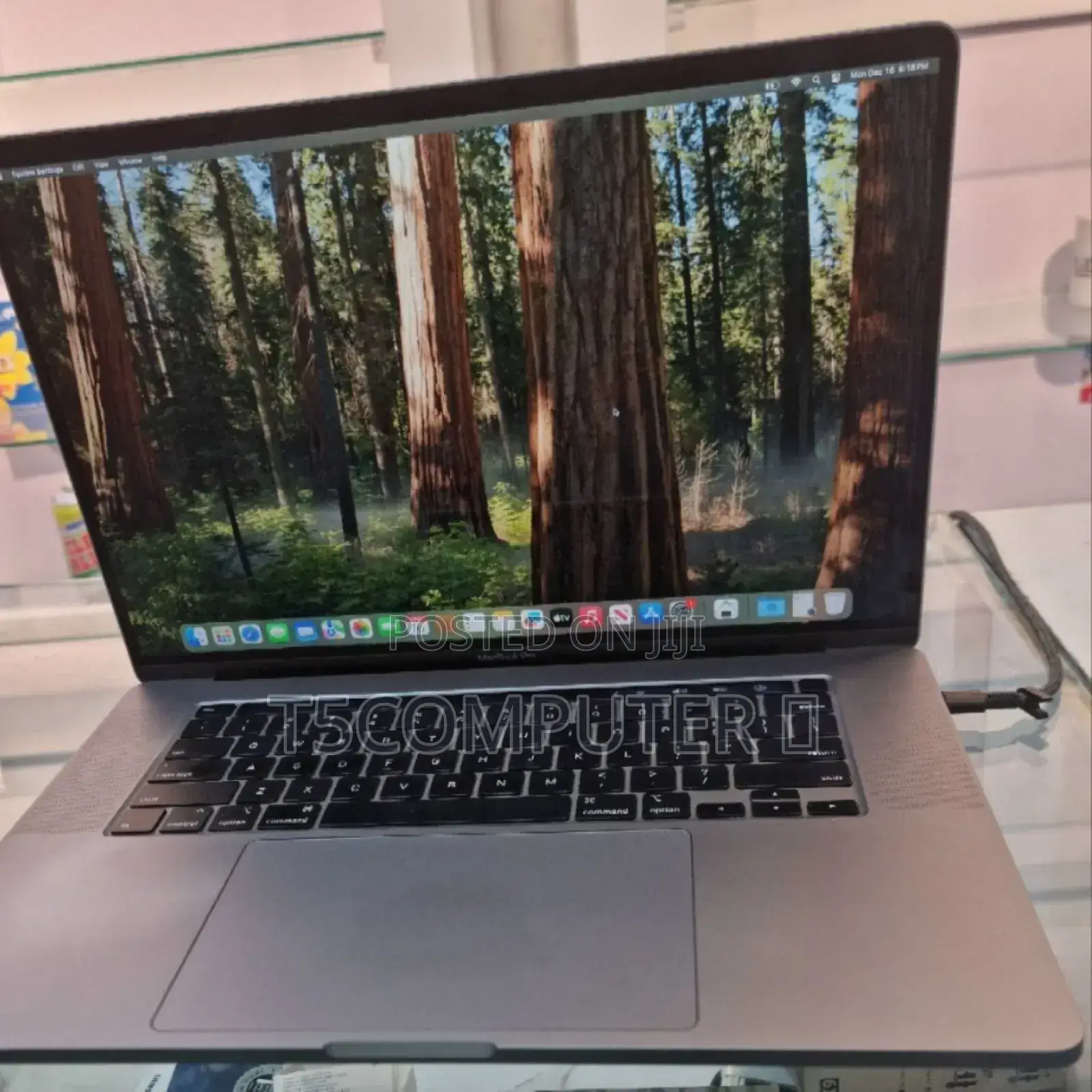 New Laptop Apple MacBook Pro 2019 16GB Intel Core I7 SSD 512GB