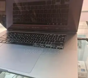 New Laptop Apple MacBook Pro 2019 16GB Intel Core I7 SSD 512GB
